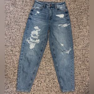 American eagle relaxed mom jean